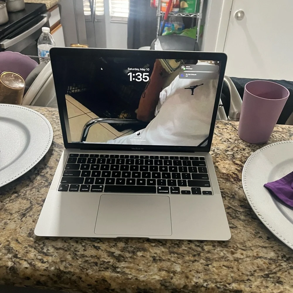 Apple MacBook Laptop